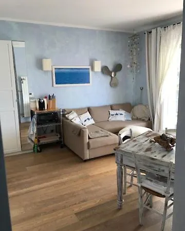 Appartamento Trilocale Pregiato Sul Mare *