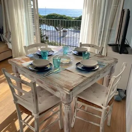 Trilocale Pregiato Sul Mare *